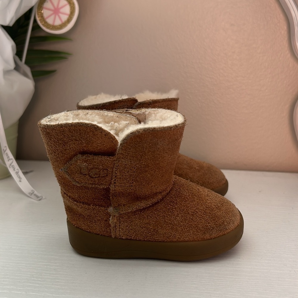 Keelan Toddler Ugg Boots Chestnut Size 2/3